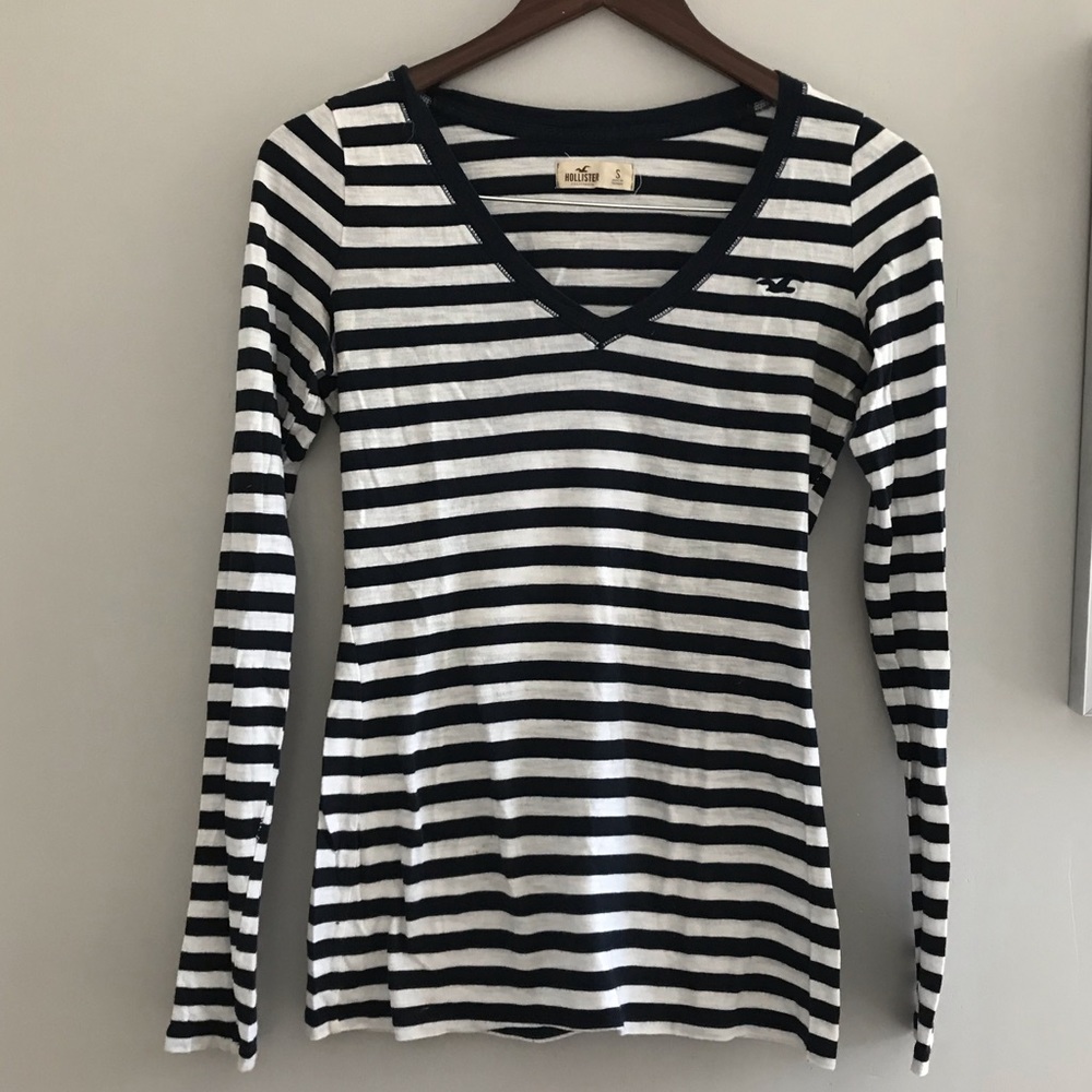 Hollister long sleeve t-shirt